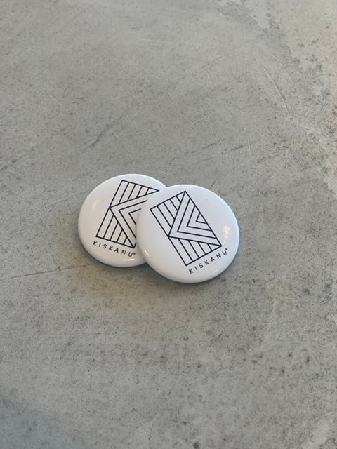 Kiskanu Button
