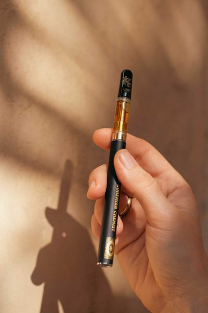 VAPE PEN BATTERY WITH BUTTON | THE BOHEMIAN CHEMIST
