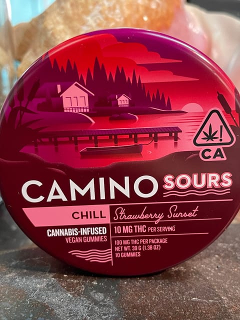 Kiva: Camino Sours Strawberry Sunset