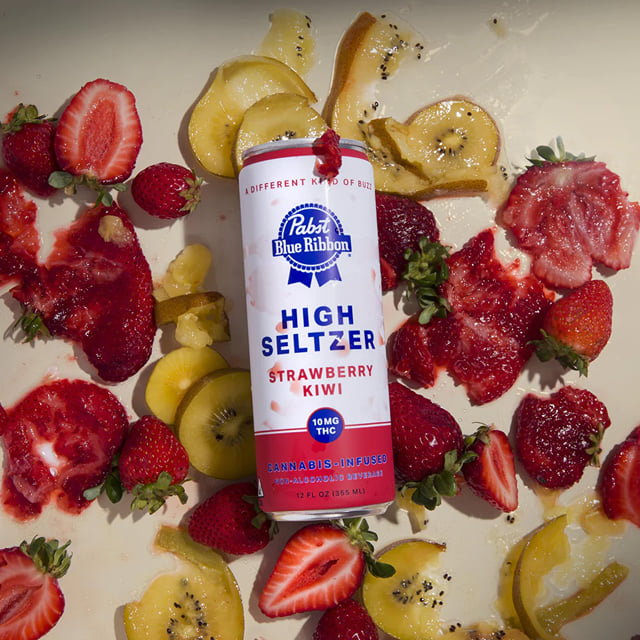 P.B.R. - Strawberry Kiwi Seltzer - 4 Pack