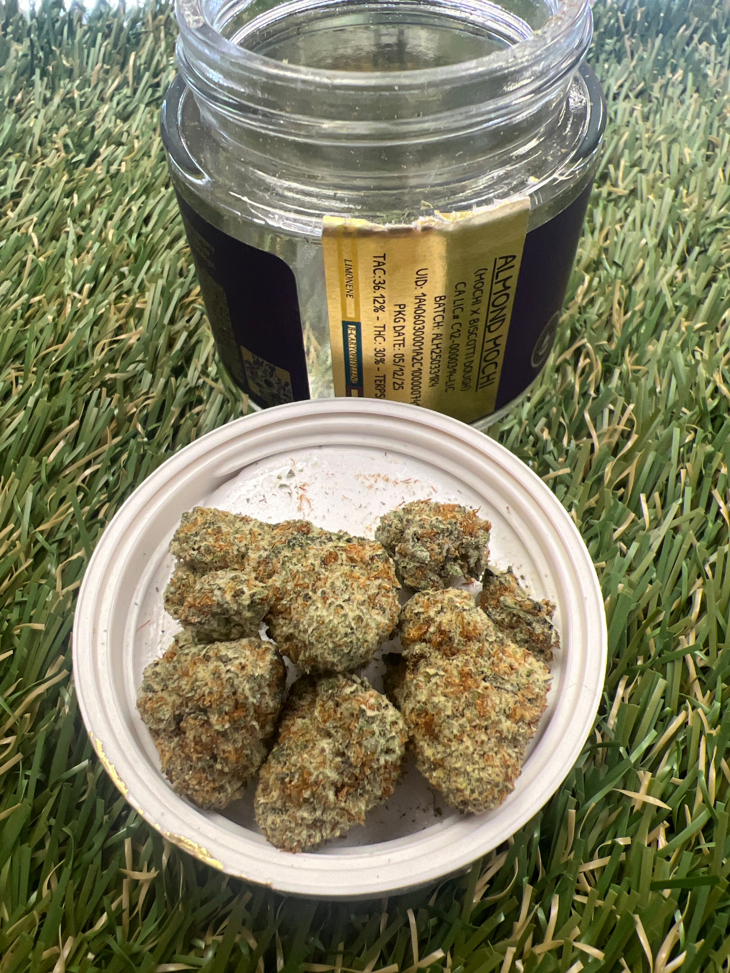 ALMOND MOCHI 3.5G - MOON VALLEY CANNABIS -  - $36 - Flower