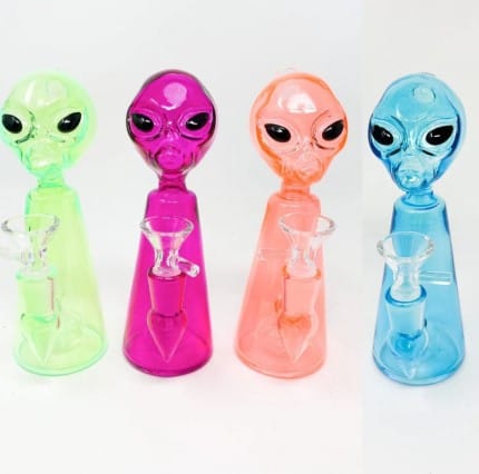 Alien UV 420 Glass Hand Pipe/Bong/Dab Rig  -6in - Down Town Distribution 3rd St -  - $25 - Paraphernalia