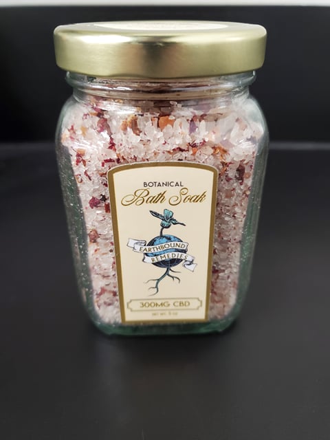 Sacred Frankincense & Rose Bath Soak (300mg)